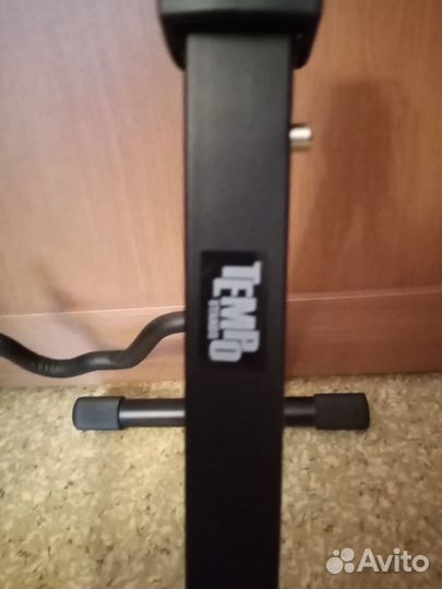 Подставка для гитары