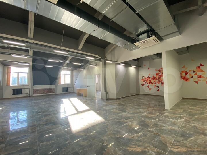 Аренда офиса лофт 294 метров с высокими потолками