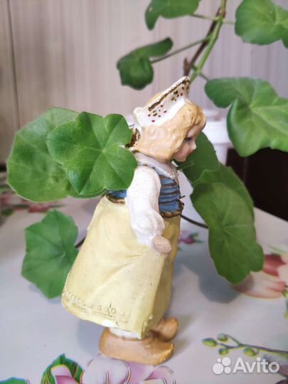 Кукла антикварная