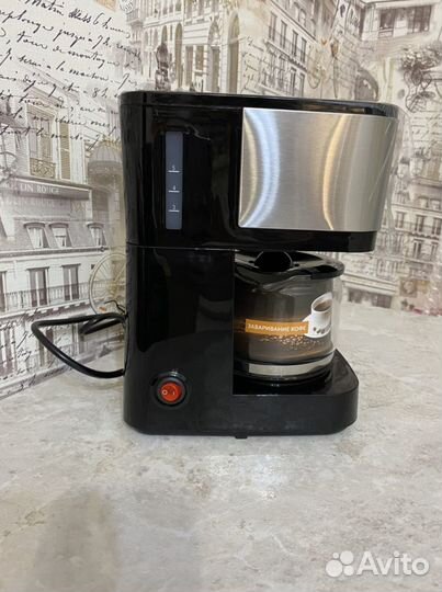 Кофеварка Redmond RCM-M1528