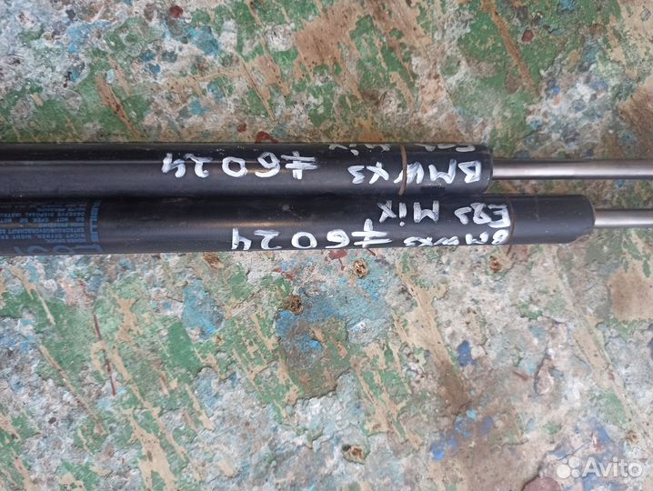 Амортизатор крышки багажника BMW X3 E83