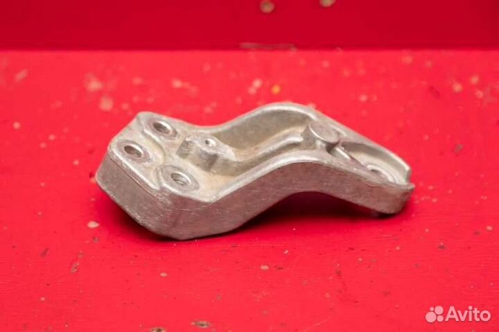 Кронштейн двигателя правый Kia Ceed 1G G4FC 1.6