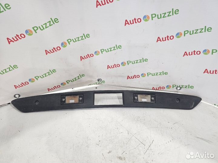 Накладка подсветки номера Volkswagen Tiguan 1 (I)