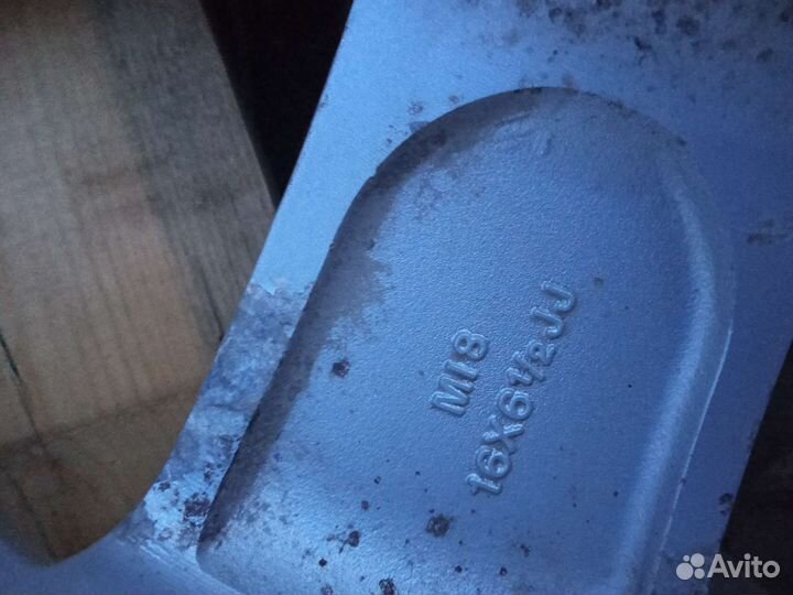 Bridgestone Blizzak Spike-01 215/60 R16