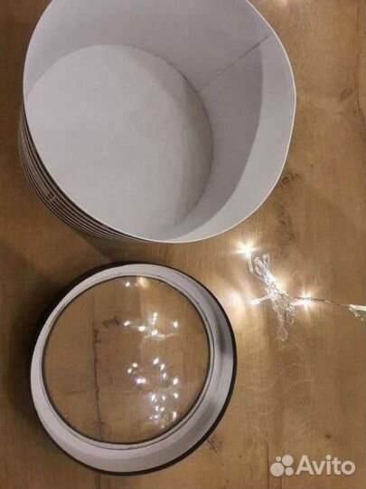 Большая подарочная коробка с окном Остатки