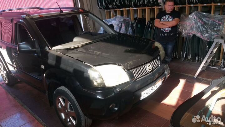 Лобовое стекло на Ниссан Х-Трейл