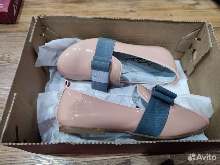 Туфли для девочки 28 новые