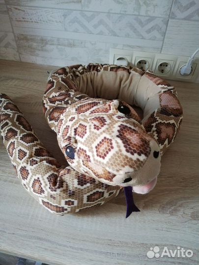 Игрушка удав