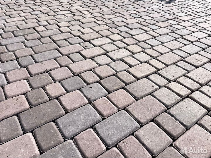 Укладка брусчатки и установка бордюров