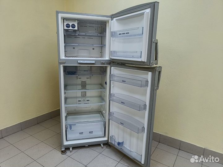 Холодильник бу Whirlpool