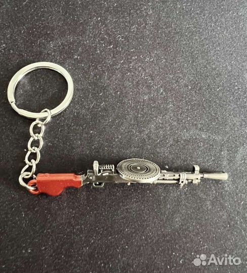 Брелок оружие