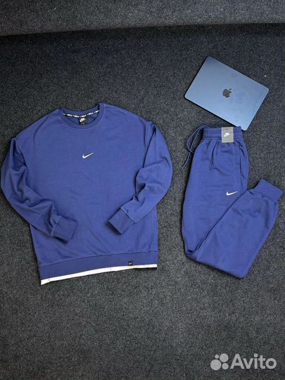 Спортивный костюм Nike