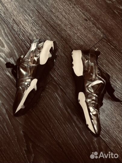 Кроссовки женские Carvela