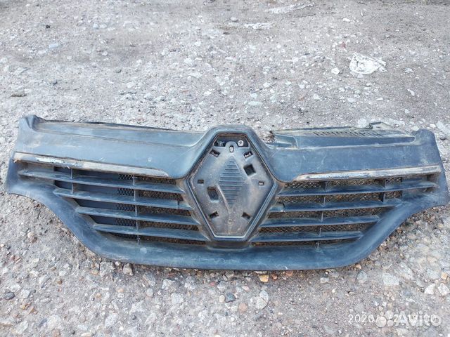 Решетка Радиатора Рено Логан 2