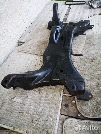 Подрамник Mitsubishi Lancer 9 MR510285