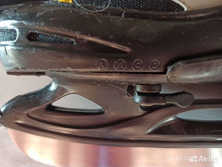 Коньки хоккейные, снегокат