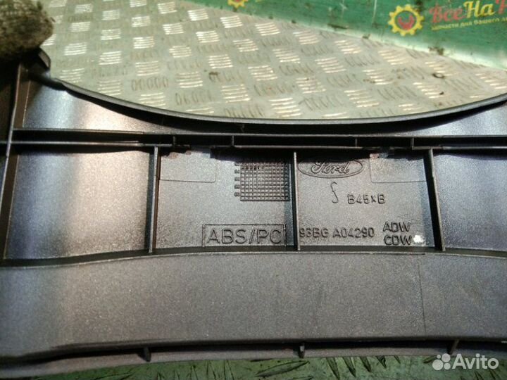 Накладка торпеды Ford Mondeo 1 лифтбек