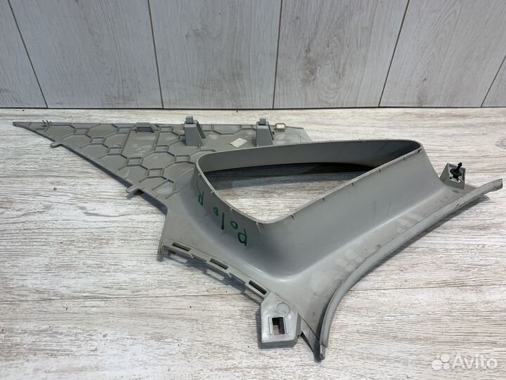 Обшивка стойки задней правой Volkswagen Polo