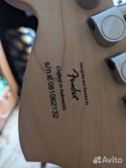 Электрогитара Fender Squier Stratocaster Standard