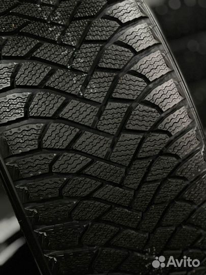 Maxxis Premitra Ice 5 SUV / SP5 225/45 R19 96T