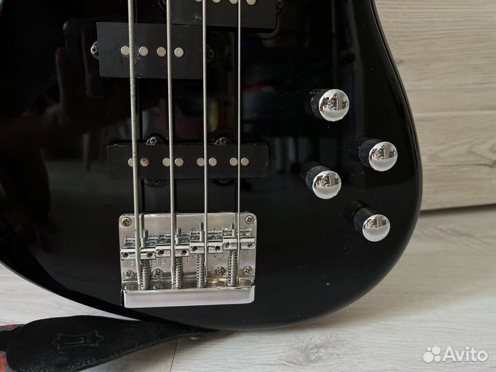 Басс гитара Cort