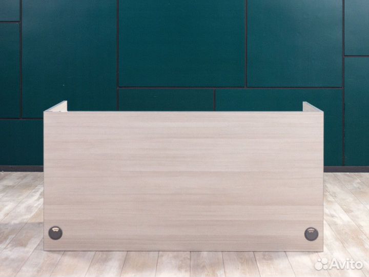 Офисный стол для менеджера