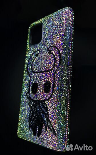 Чехлы на телефон в стразах