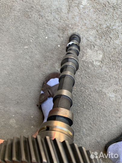 Распредвал и коромысла