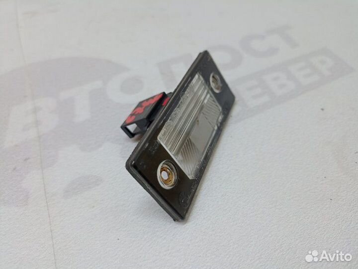 Фонарь подсветки номера задний Volkswagen Tiguan