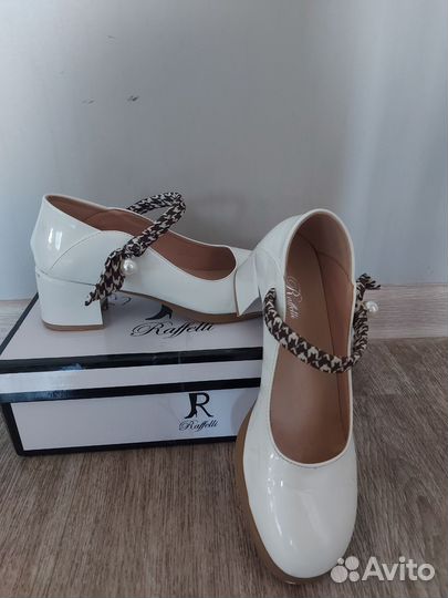 Туфли 38 размер нарядные