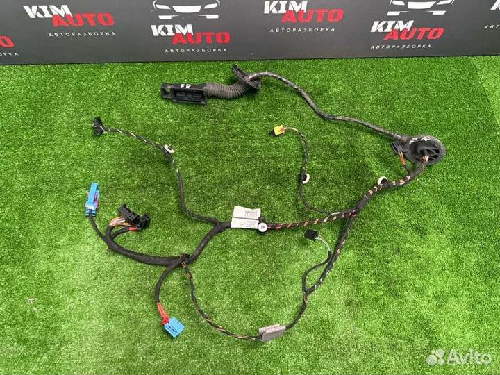 Проводка двери передняя правая Skoda Octavia A7