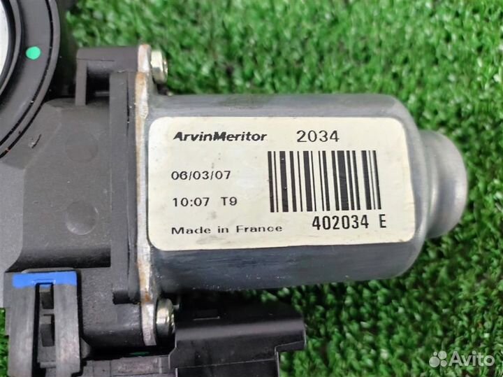 Мотор стеклоподъёмника передний правый Nissan Qas