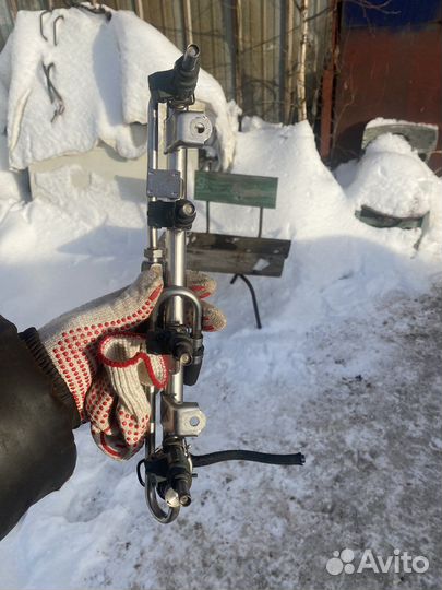 Топливная рампа с форсунками VAG 06B133681