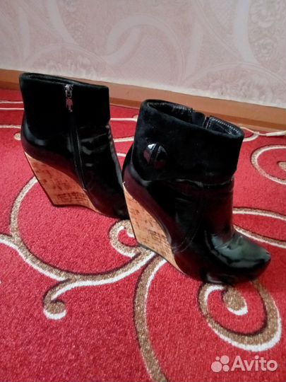 Ботинки женские