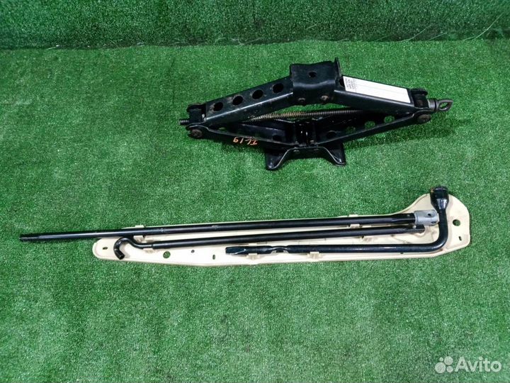 Домкрат Dodge Durango 1 поколение 1998 – 2003 EML