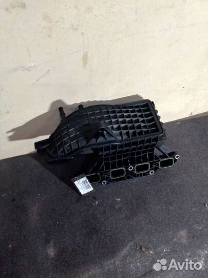 Впускной коллектор Volkswagen Golf 6 1.4 TSI