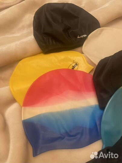 Шапочки для бассейна разные новые/почти новые
