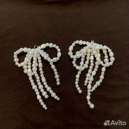 Жемчужные бантики на кроссовки