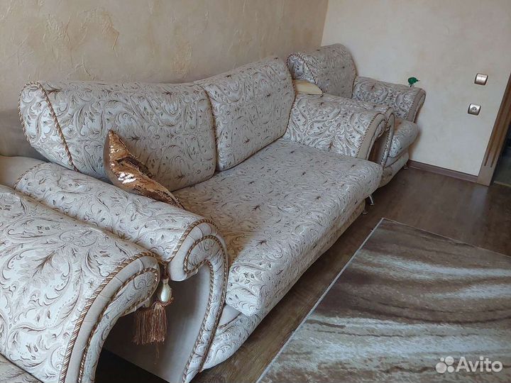 Диваны и холлы
