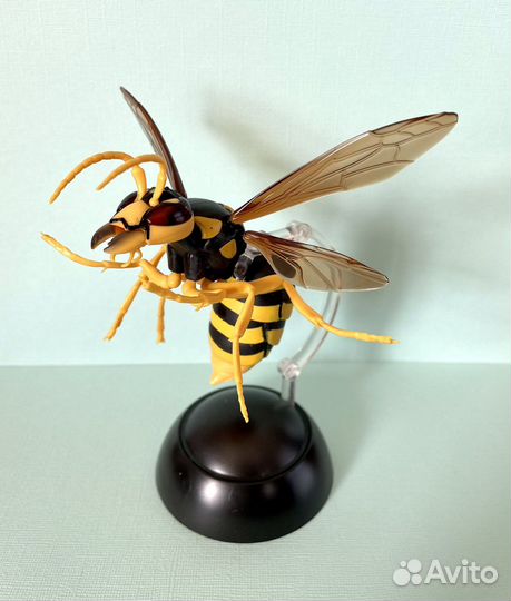 Фигурка Bandai пчела