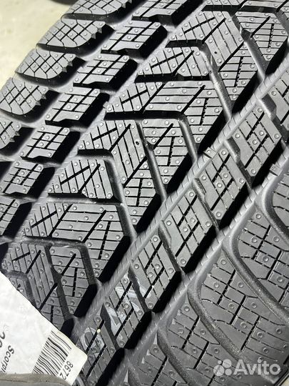 Pirelli Scorpion Winter 285/40 R22 и 325/35 R22 V