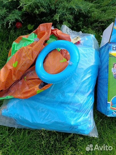 Детский надувной бассейн с горкой