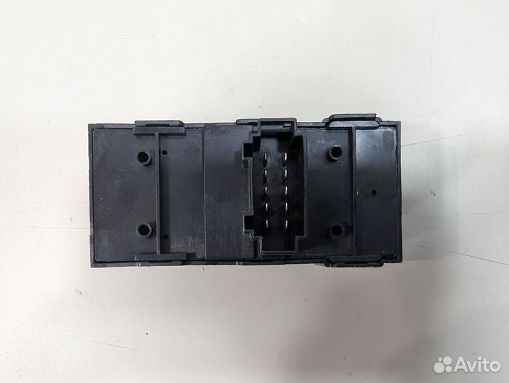 Блок управления стеклоподъемниками водительский