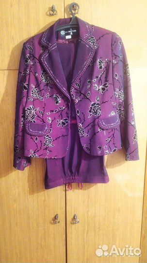 Костюм женский