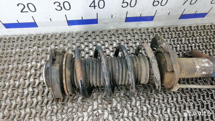 Стойка передняя Volkswagen Scirocco (Mk3) III (200