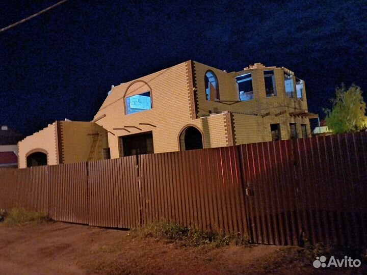 Бригада строителей