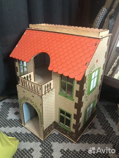 Домик кукольный