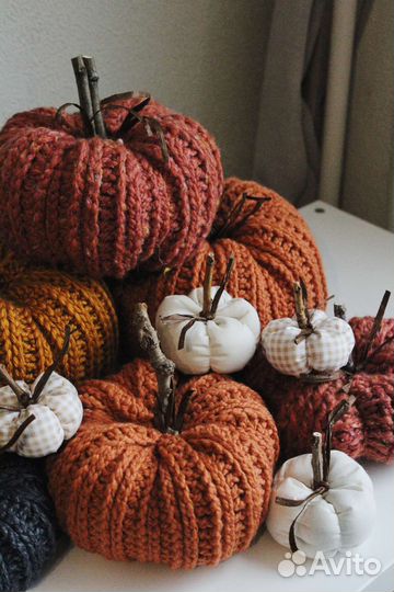 Тыквы вязаные и тканевые декоративные