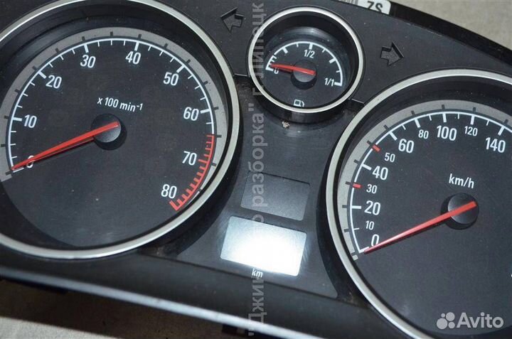 Щиток приборов приборная панель 1.8 Astra H астра