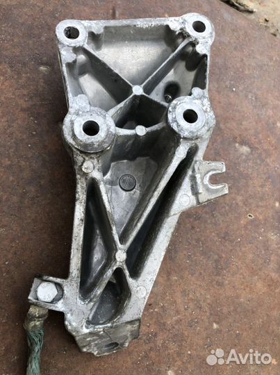 Кронштейн мотора для bmw e90 n46